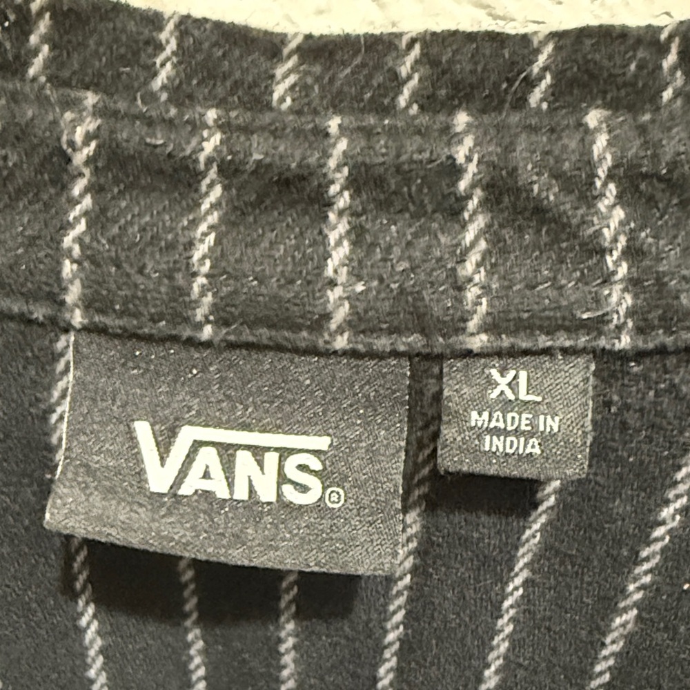 Vans Men's Black Pinstripe Shirt flanel - Picture 3 of 7